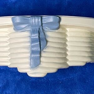 VINTAGE 1987 Burwood Product of White Shelf looking like Whicker with Blue Bow.